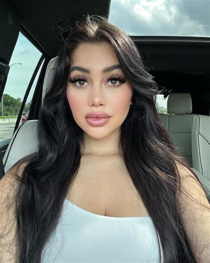 Jailyne Ojeda Nude: Debunking Myths, Understanding Privacy, and Promoting Respect